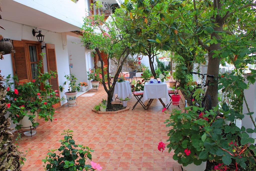 Vaya Zorba Studios Skiathos-Stadt Zimmer foto